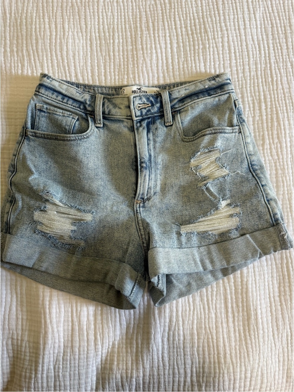 Hollister Curvy High-Rise Light Wash Distressed Denim Roll-Hem Shorts 3”